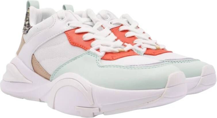 Guess Multi Lage Sneakers Bestie3