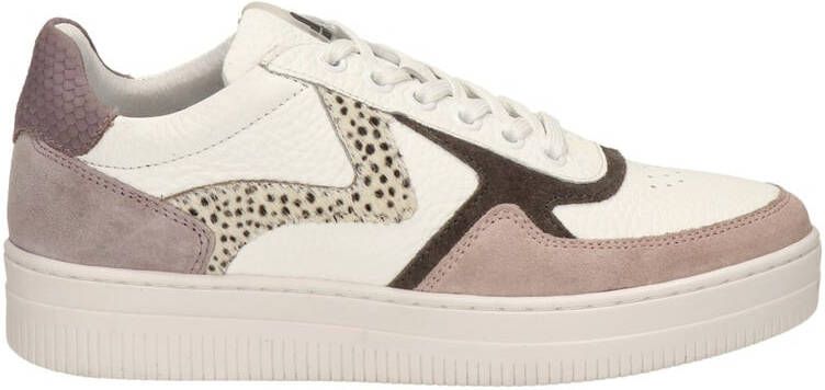 Maruti Momo lage sneakers