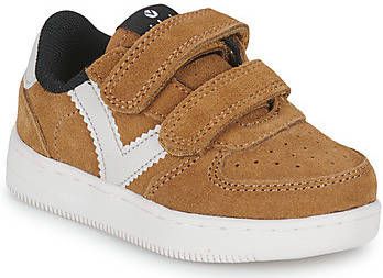 Victoria Lage Sneakers TIEMPO TIRAS SERRAJE