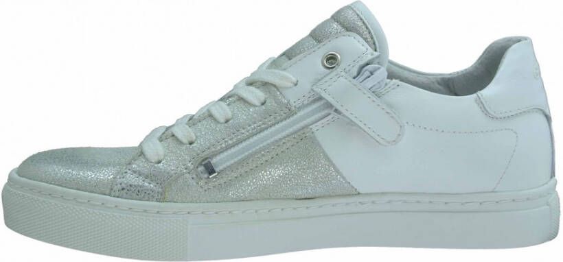 Giga Sneakers