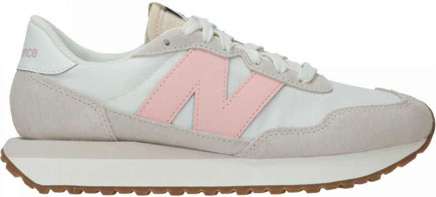 New Balance 237 sneaker met suè, de details