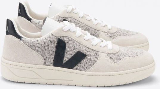 Veja V 10 Flannel sneaker met su&#xE8, de details